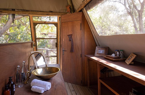 South Luangwa National Park Cabin | Shawa Luangwa Camp