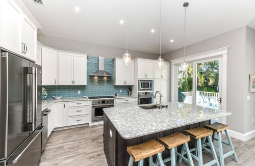 Holmes Beach House | She's Always Right - Pet Home w/Pool, Spa, Steps to Beach & Prime AMI Location