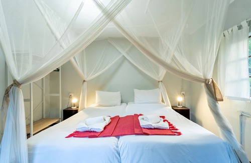 Victoria Falls Cabin | Shoestrings Backpackers & Bar