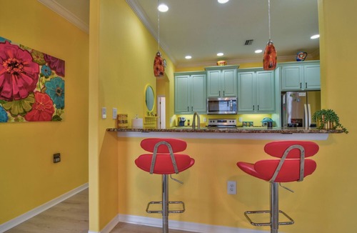 Lake Sarasota House | SHORT/LONG TERM RENTAL 3/2 HEATED POOL/UPDATED FLOORS 15 mins to Siesta Key.