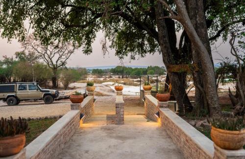 Victoria Falls Cabin | Sian-simba-river-lodge