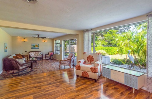 Southgate House | Siesta Side Stay