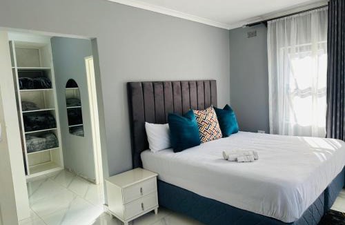 Bulawayo House | SimPhil Haven