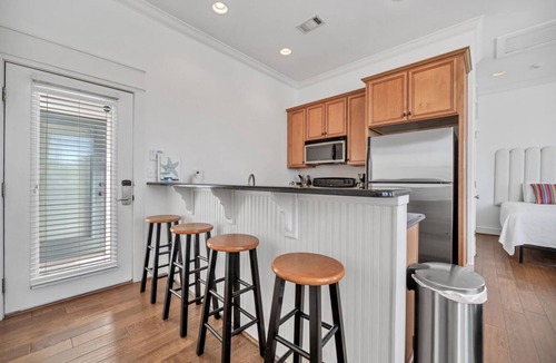 Rosemary Beach House | ⛱️ Simply The Beach - Chic Studio Carriage House ⛱️