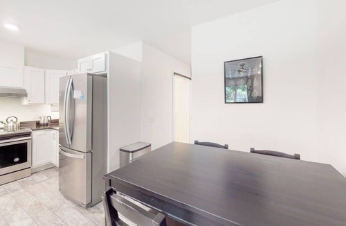 Warren Condo | Ski-in/ski-out condo near the slopes with pool, fast WiFi & garden-level patio