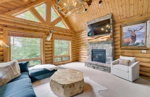 Harbor Springs House | Ski-In, Ski-Out Group Getaway in Harbor Springs!