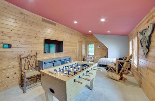 Harbor Springs House | Ski-In, Ski-Out Group Getaway in Harbor Springs!