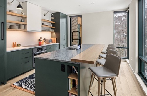 Stowe Area Resort | Ski-In/Ski-Out Luxury Treehouse | Spruce Peak 3BR + Bonus Room Retreat