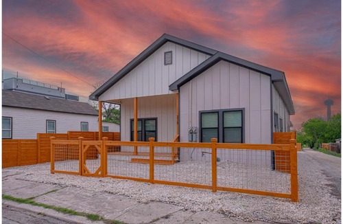 Near East Side Apartment | Skyline Retreat 3BR-3BA w Stunning Views Near DT