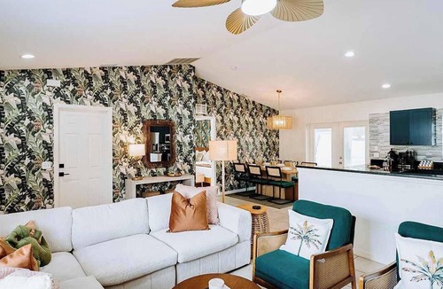 South Bradenton House | Sleeps 10 Outdoor Oasis Heated Pool Grill