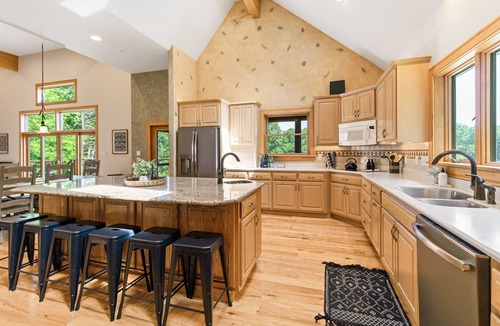 Stevens House | Sleeps 19+, Horse barn, Hot Tub, Swing Set, Toy Room