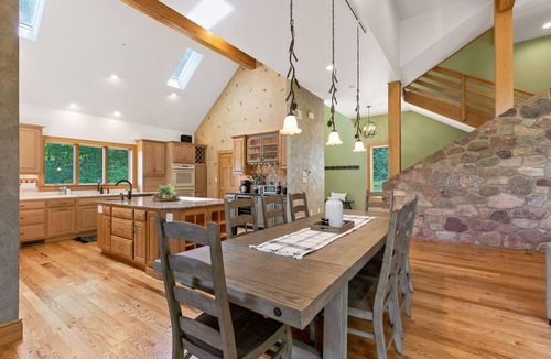 Stevens House | Sleeps 19+, Horse barn, Hot Tub, Swing Set, Toy Room