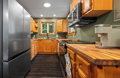 Rangeley Cabin | Sleepy Hollow | Private Waterfront on Loon Lake | Pet friendly