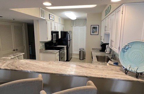Scenic Gulf Drive Condo | SO CLOSE, YOUR TOES ARE ALMOST IN THE SAND! BOOK EARLY! PREMIER HOST!