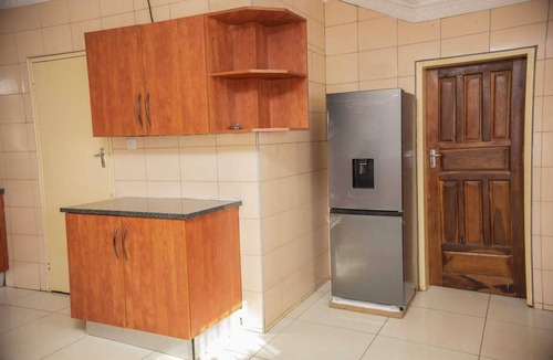 Kabulonga House | Spacious 4-Bedroom Secure Home in Prime Sunningdale, Near Embassies and Malls.