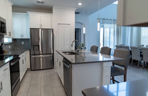 Davenport House | Spacious 5-bedroom 5bath house in serene Davenport with AC, Heating and Pool