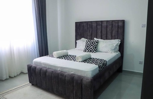 Mbare West House | Spacious building with 9 bedrooms, WiFi, fitness room in terrific Nyabira