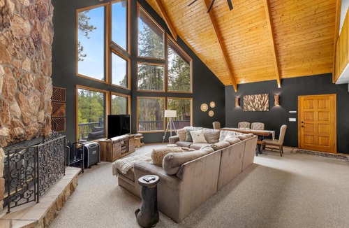 Kachina Village House | Spacious Flagstaff A-Frame Casita Getaway