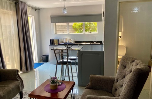Harare Apartment | Spacious ground-floor studio in central New Chadcombe - 2316