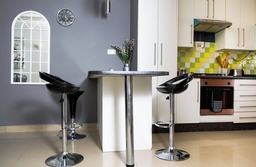 Lusaka Apartment | Spacious open plan 3-bedroom apartment, WiFi and power back-up in vibrant Lusaka