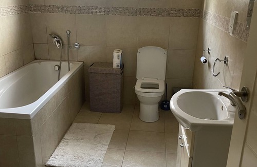 Lusaka Apartment | Spacious, Private and Peaceful 2 bed Apartment