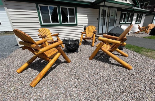 Town of Webb Cottage | Spacious Studio with Kitchenette, Sitting Area and Full Bath!