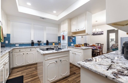 North San Antonio - SAT House | Spanish Hacienda-Heated Pool-Huge Game Room-Sleeps 16 - 5000 sq ft Of Fun!