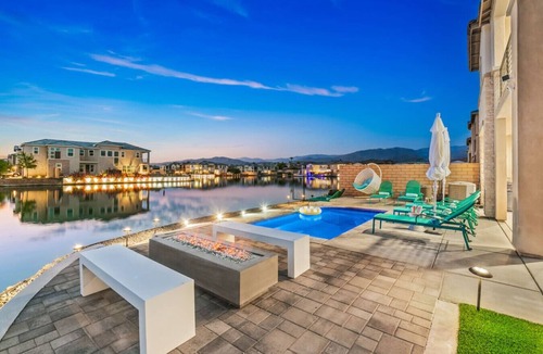 Terra Lago House | Specials Barbie themed, Lakefront, games+pool