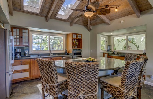 Kahana House | Spectacular Ocean View. Close to Beaches & Shopping Plaza. Large Pool & Spa