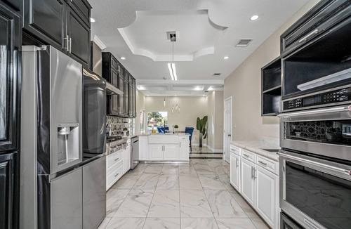 Nevada Street House | Sprawling Home w/Rooftop Spot
