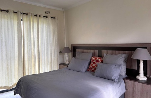 Harare House | Standard Room In Mt Pleasant Heights - 2385