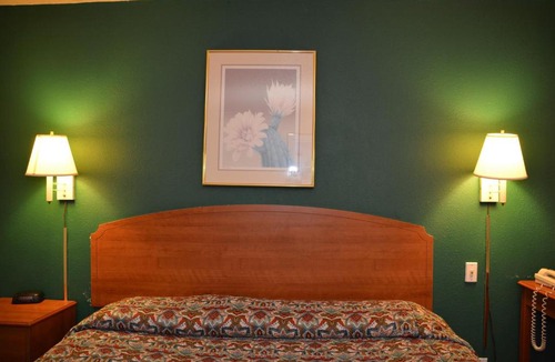 Terrell Heights Hotel | Stay Express Inn Downtown San Antonio TX