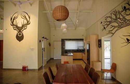Bulawayo House | Stonechat kine unit