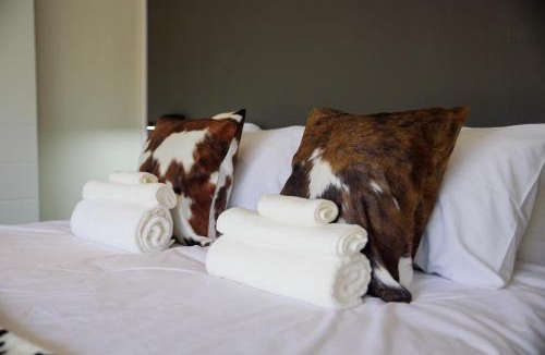 Bulawayo House | Stonechat kine unit