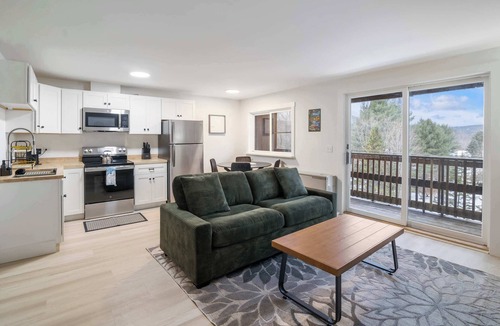 Stowe Apartment | Stowe Mountain View Apartment: 2BR, Balcony, Steps to Town