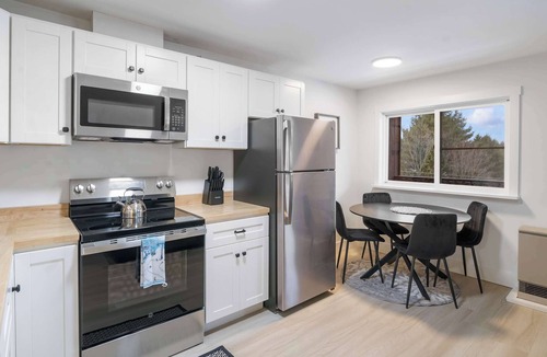 Stowe Apartment | Stowe Mountain View Apartment: 2BR, Balcony, Steps to Town