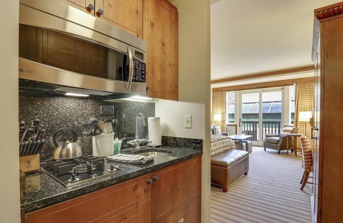 Stowe Area Condo | Studio 373: fireplace, a/c, & Spruce Peak amenities!