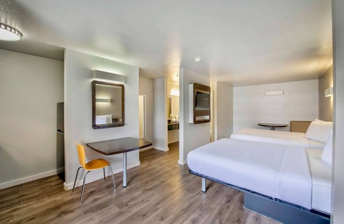North San Antonio - SAT Hotel | Studio 6 San Antonio, TX - Airport
