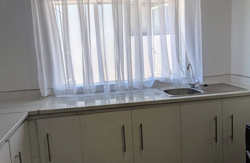 Greendale Apartment | Studio apartment in the leafy surburb of Greendale