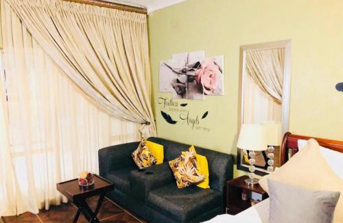 Kwekwe Apartment | Studio in Golden Acres – Kwekwe - 2371