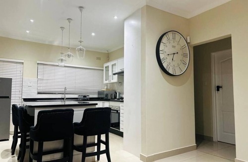 Harare Apartment | Stunning 2 bed with pool - 2275