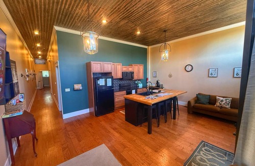 Jonesboro House | Stunning 2 bedroom in town, close to Shawnee National Forest