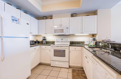 Gulf Shores Condo | Stunning Gulf Views | Beach Access | Sleeps 6