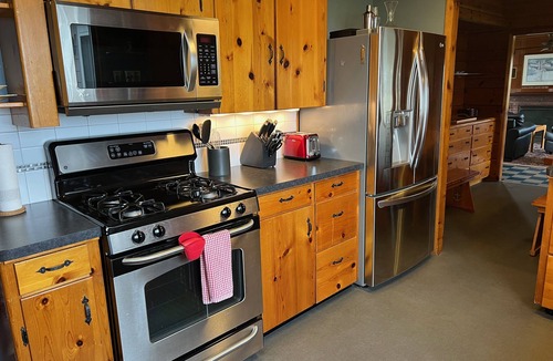 Holland Cottage | Stunning Lake Views ~ Historic Peaceful Retreat Only 10 Minutes to Holland