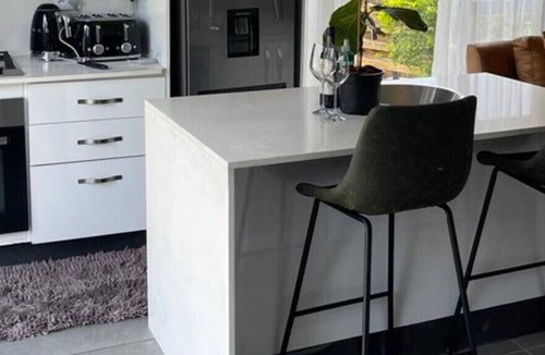 Bulawayo Apartment | Stunning, luxurious studio in Malindela - 2044