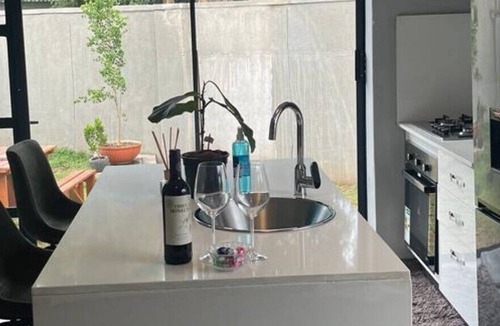 Bulawayo Apartment | Stunning, luxurious studio in Malindela - 2044