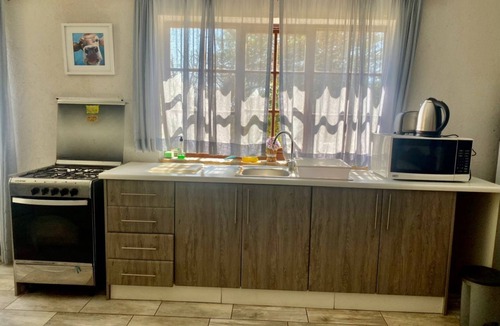 Juliasdale Apartment | Stunning private cottage in the heart of Nyanga - 2095