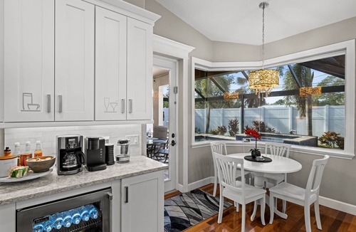 South Venice Villa | Stunning Saltwater Heated Pool & Spa Villa-Fully Equiped-6 Min to Beach
