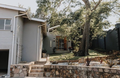 Harare House | Stunningly decorated home with breathtaking views!