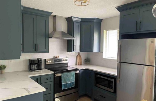 Overland Park House | Stylish 2BR Near hwy Advent HealthDowntown OP